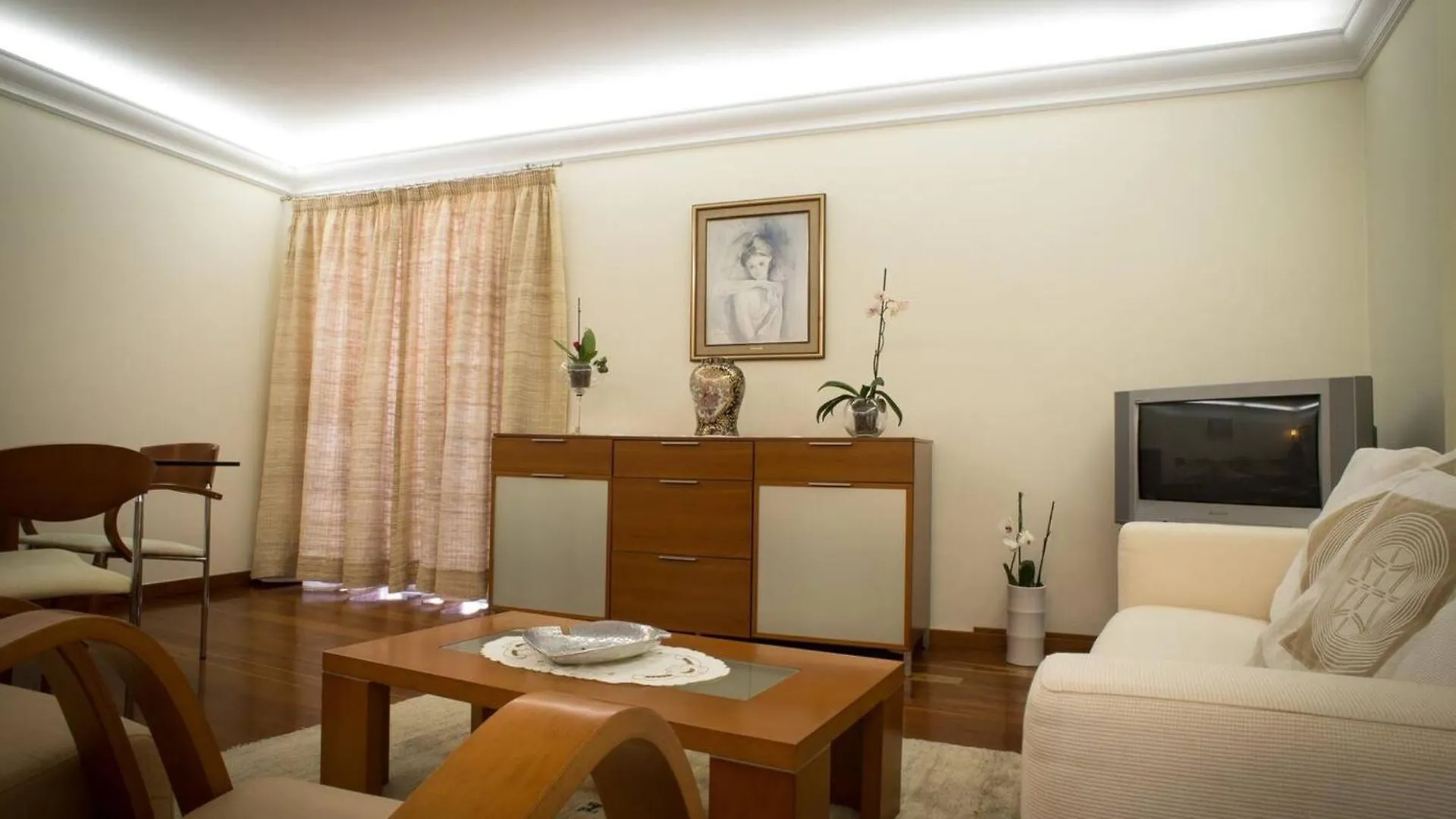 Accessible Apartment - Camara De Lobos - 105 M² - Parking Included Funchal  Portugal