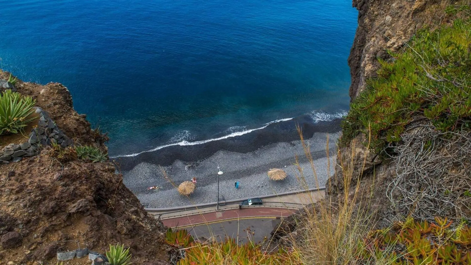 Accessible Apartment - Camara De Lobos - 105 M² - Parking Included Funchal