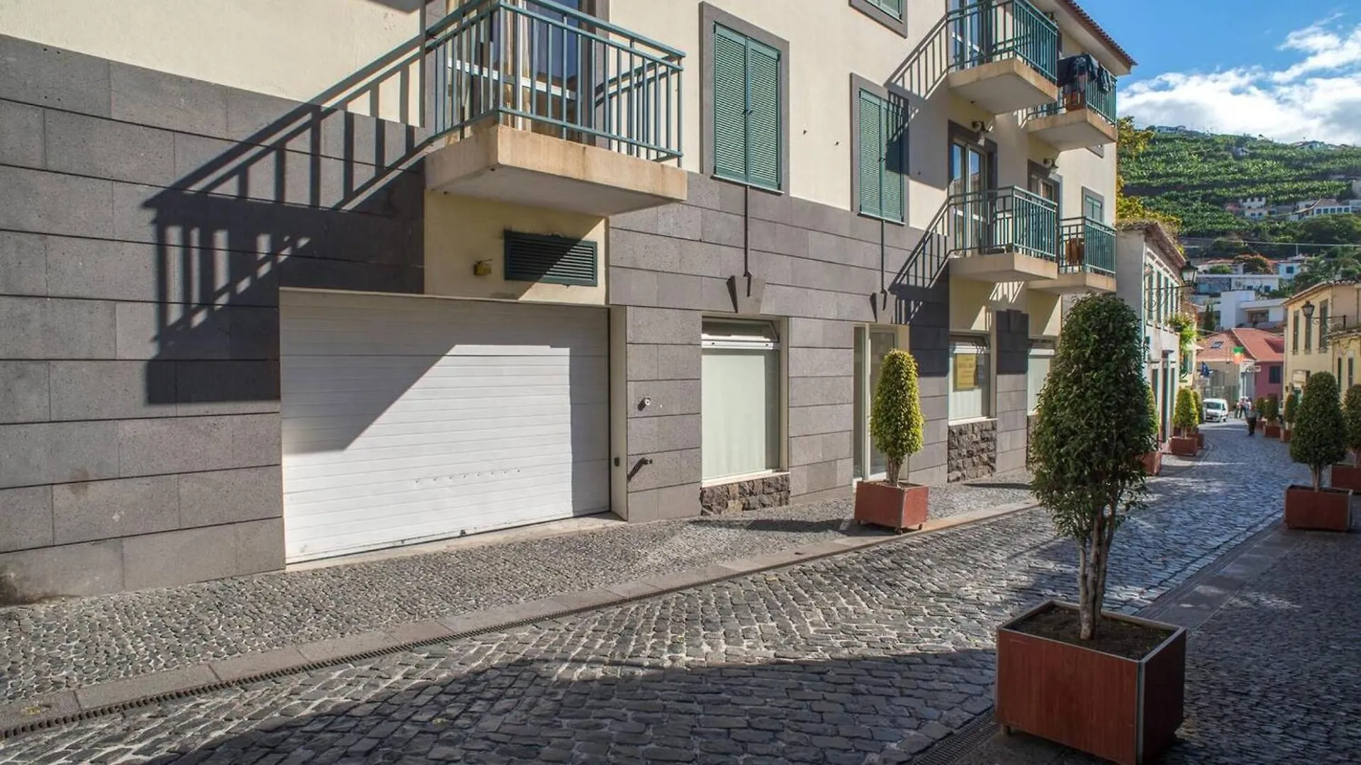 Accessible Apartment - Camara De Lobos - 105 M² - Parking Included Funchal
