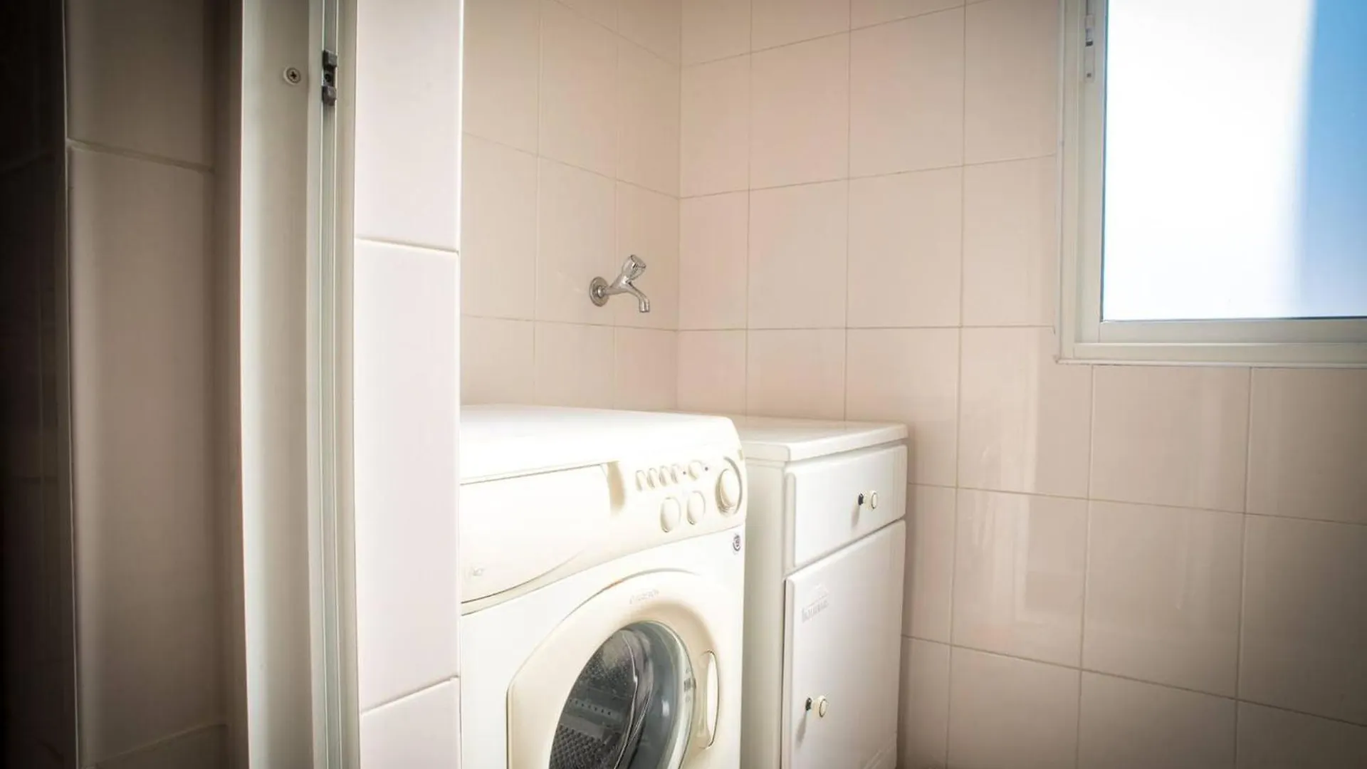 Accessible Apartment - Camara De Lobos - 105 M² - Parking Included 丰沙尔 0*,  葡萄牙