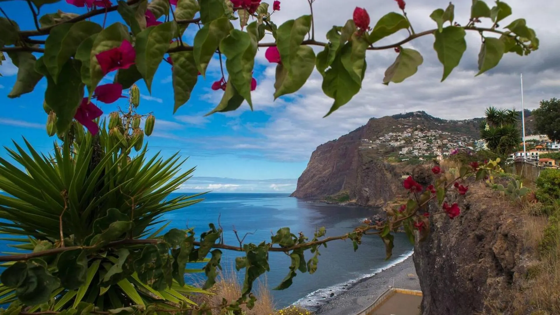 Accessible Apartment - Camara De Lobos - 105 M² - Parking Included 丰沙尔