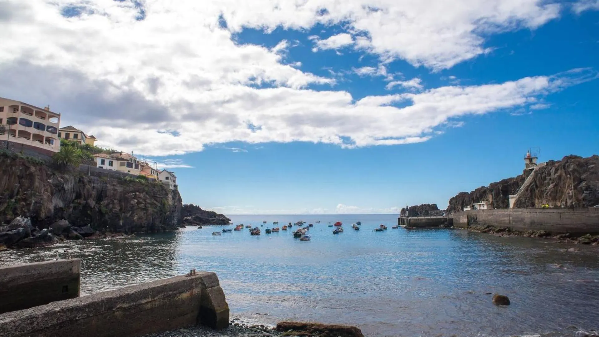 Accessible Apartment - Camara De Lobos - 105 M² - Parking Included 丰沙尔