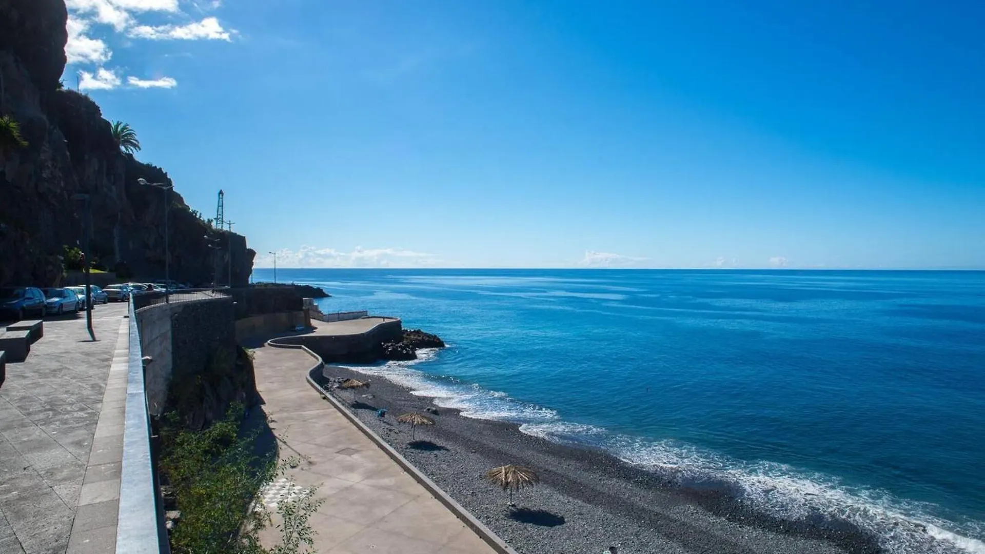 Accessible Apartment - Camara De Lobos - 105 M² - Parking Included 丰沙尔